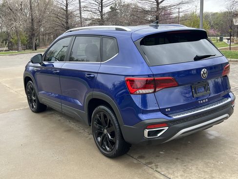 Used 2022 Volkswagen Taos SE w/ Panoramic Sunroof Package image 8