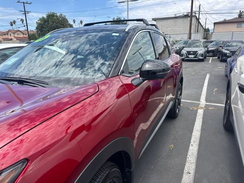 Certified 2026 Nissan Kicks SR FWD image 2