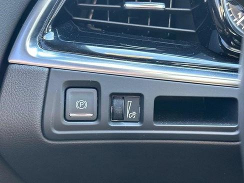 Certified 2024 Cadillac XT6 Luxury w/ LPO, Floor Liner Package AWD/4WD image 23