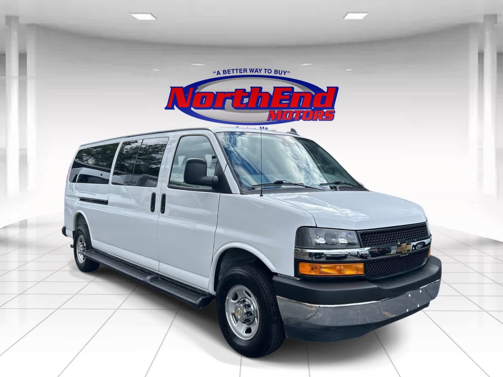 Used 2025 Chevrolet Express 3500 LT w/ LT Preferred Equipment Group RWD image 1