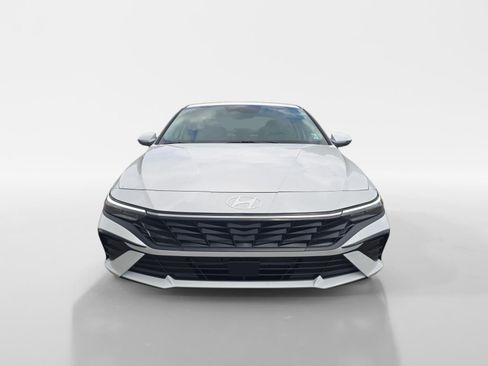 Used 2026 Hyundai Elantra Limited FWD image 8