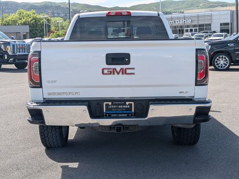 Used 2018 GMC Sierra 1500 SLT w/ SLT Premium Package AWD/4WD image 4