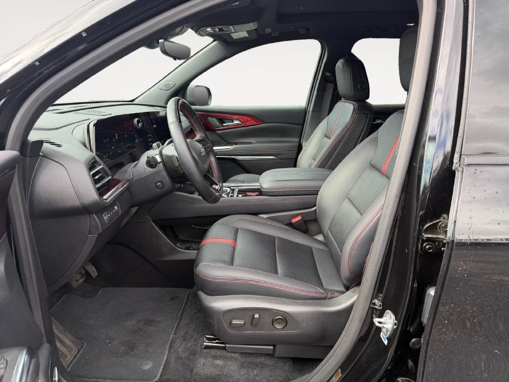 Used 2024 Chevrolet Traverse RS AWD/4WD image 7
