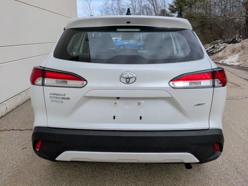 Used 2023 Toyota Corolla Cross L image 8