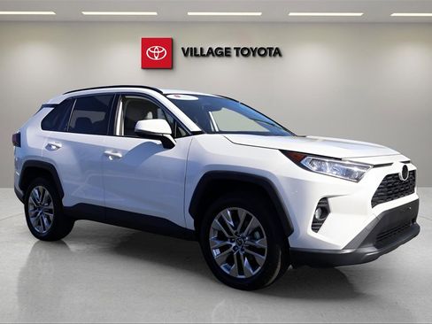 Certified 2019 Toyota RAV4 XLE Premium image 7