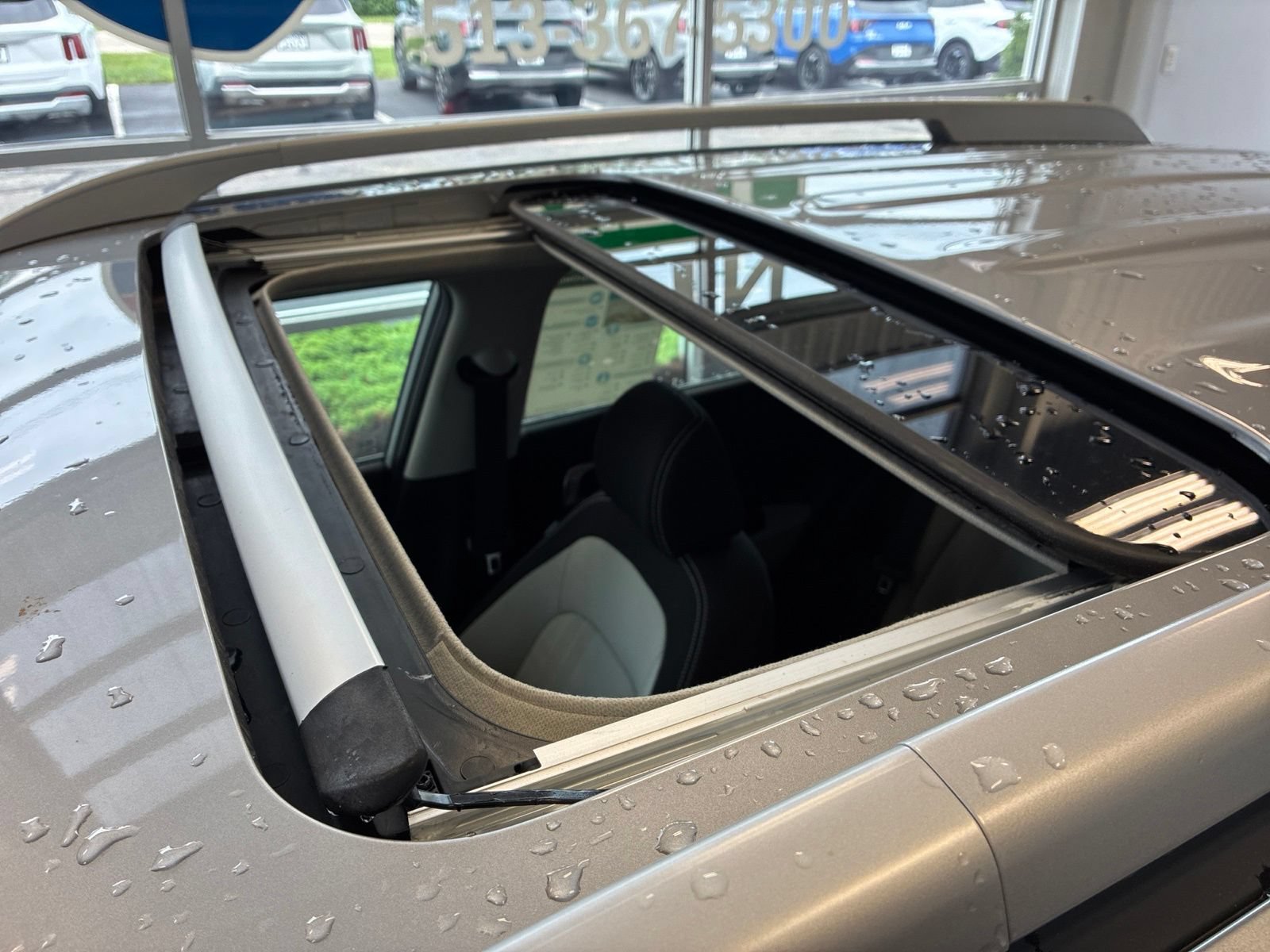 Used 2025 Hyundai Venue SEL FWD image 26