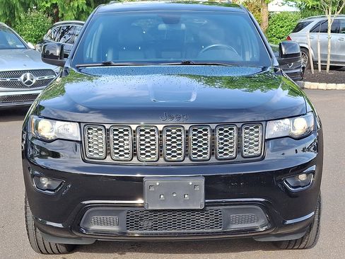 Used 2021 Jeep Grand Cherokee Laredo X AWD/4WD image 2
