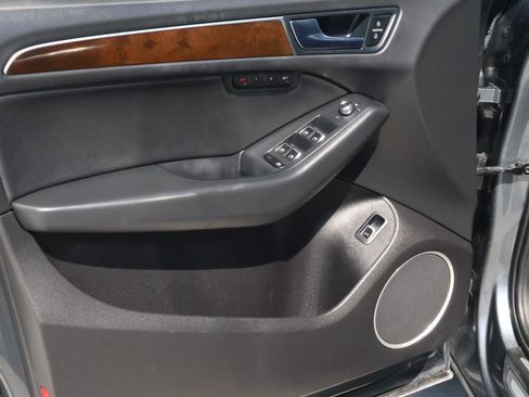 Used 2016 Audi Q5 2.0T Premium Plus w/ Technology Package image 17