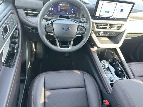 New 2026 Ford Explorer Platinum image 22