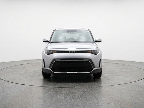 Used 2025 Kia Soul FWD image 2