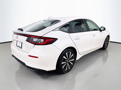 Certified 2024 Honda Civic EX-L image 6