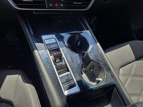 Used 2024 Volkswagen Atlas Cross Sport SE FWD image 30