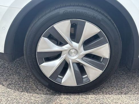 Used 2021 Tesla Model Y Long Range AWD/4WD image 9