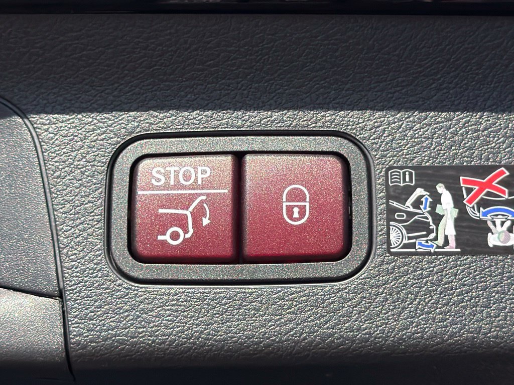 Certified 2026 Mercedes-Benz GLS 450 4MATIC image 16