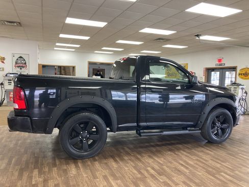 Used 2017 RAM 1500 Express w/ Black Ram 1500 Express Group image 5