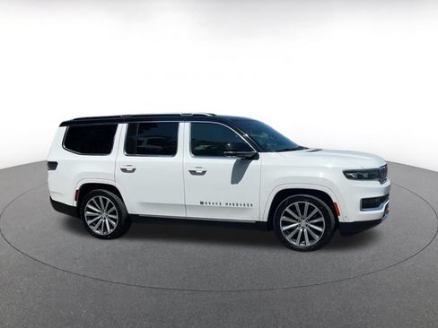Used 2023 Jeep Grand Wagoneer Series II AWD/4WD image 2