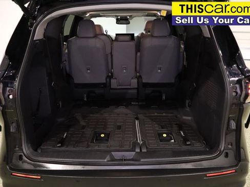 Used 2025 Toyota Sienna XLE image 28