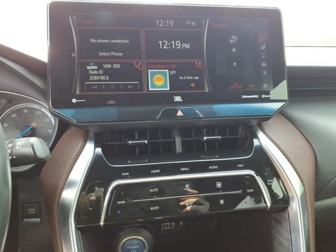 Used 2021 Toyota Venza Limited image 33