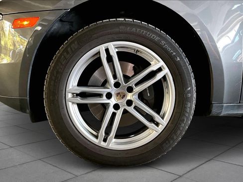 Used 2018 Porsche Macan image 10