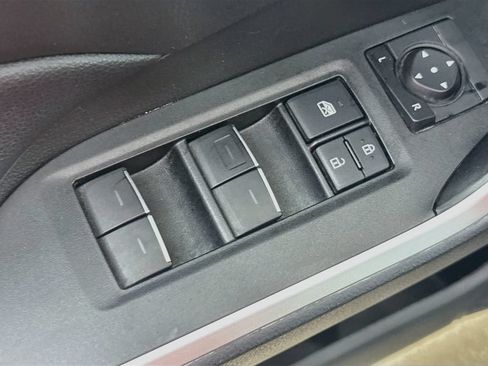 Certified 2022 Toyota RAV4 XLE w/ Convenience Package FWD image 16