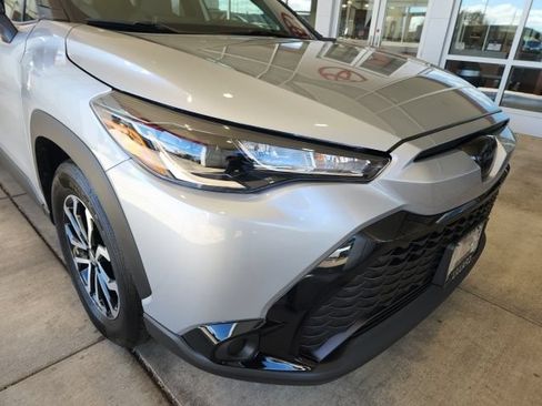 Used 2024 Toyota Corolla Cross AWD Hybrid w/ Moonroof Package image 8