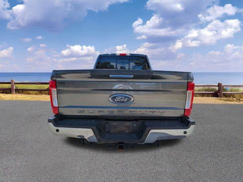 Used 2019 Ford F250 XLT w/ XLT Premium Package image 7