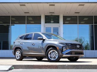 New 2025 Hyundai Tucson SE video 2