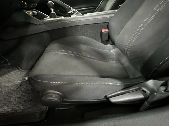 Used 2025 MAZDA MX-5 Miata Club w/ Weather Package RWD image 18