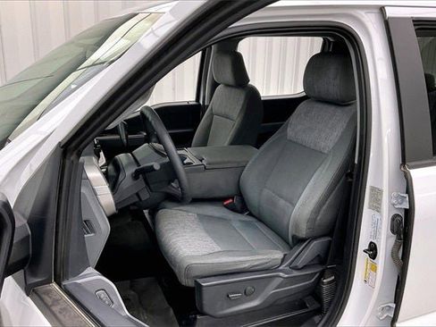 Used 2022 Ford F150 XLT w/ Trailer Tow Package image 8