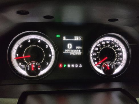 Used 2022 RAM 1500 Classic SLT image 23