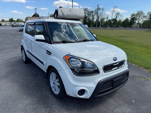 Used 2013 Kia Soul FWD image 9