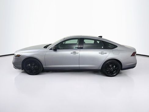 Used 2025 Honda Accord SE image 4
