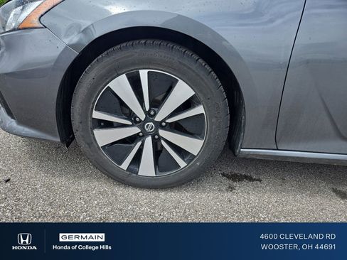 Used 2019 Nissan Altima 2.5 SL FWD image 2