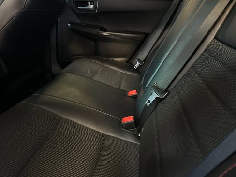 Used 2017 Toyota Camry SE FWD image 5