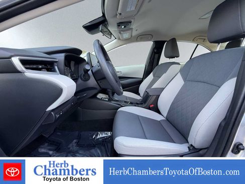 Used 2023 Toyota Corolla LE w/ LE Convenience Package FWD image 7