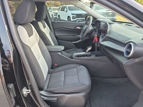 Used 2024 Chevrolet Trax LS FWD image 23