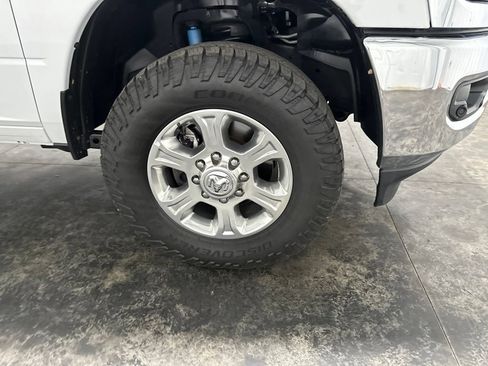 Used 2024 RAM 2500 Big Horn w/ Off Road Package AWD/4WD image 4
