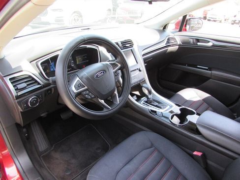 Used 2014 Ford Fusion SE FWD image 10