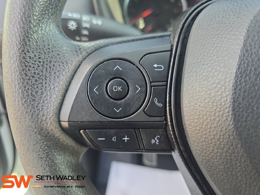 Used 2021 Toyota RAV4 LE FWD image 16