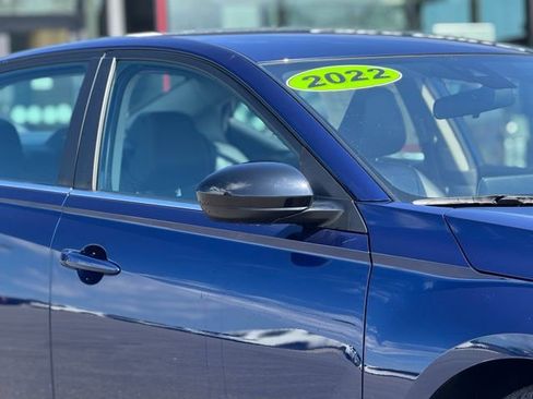 Used 2022 Nissan Altima 2.5 SR image 2