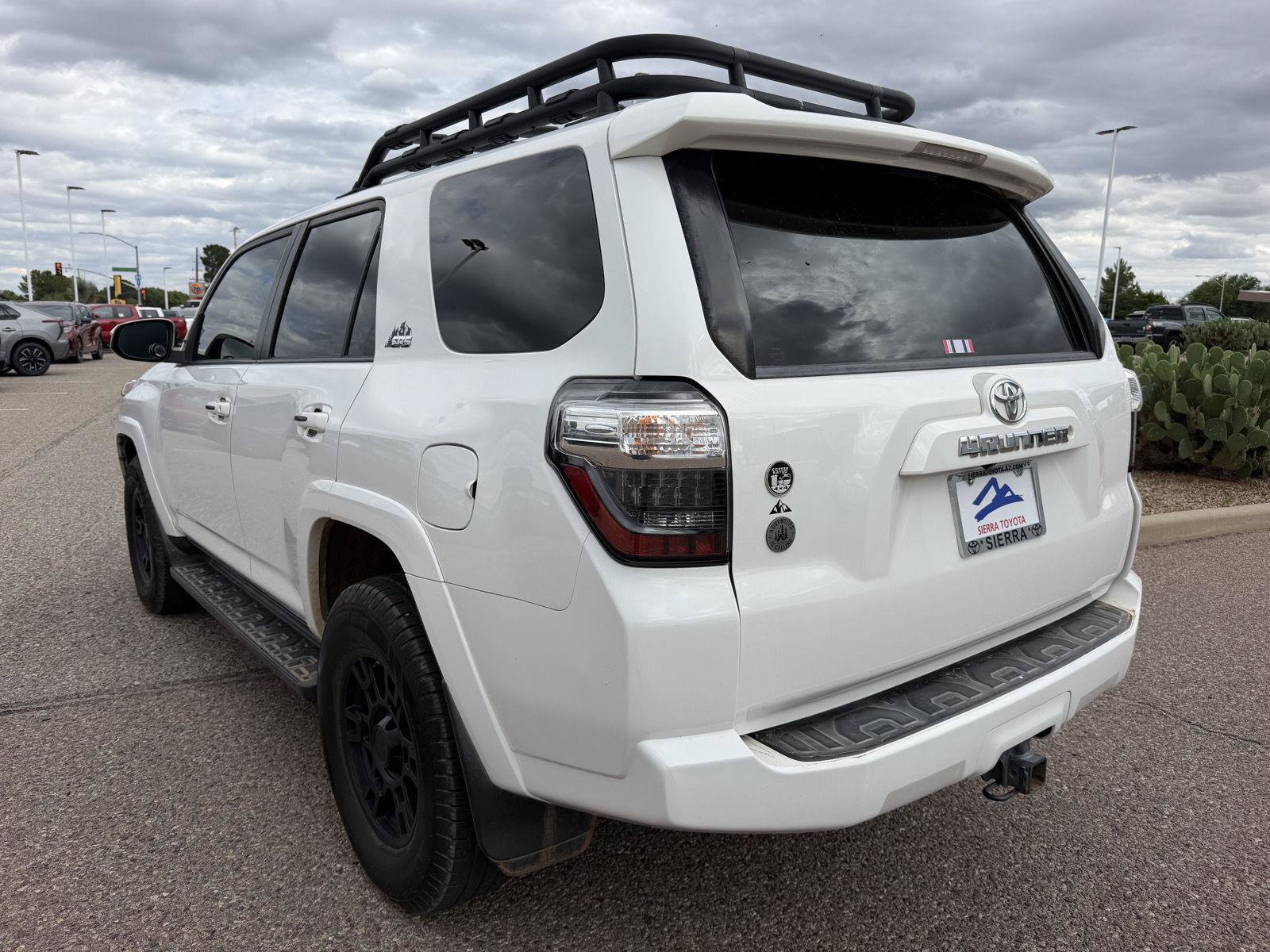 Used 2017 Toyota 4Runner SR5 AWD/4WD image 3