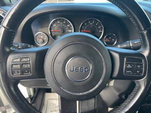 Used 2018 Jeep Wrangler Unlimited Sport w/ Connectivity Group AWD/4WD image 18