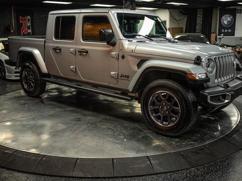 Used 2023 Jeep Gladiator Overland image 5