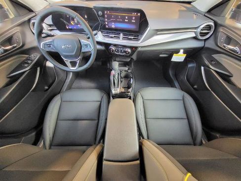 Used 2026 Chevrolet Trax ACTIV w/ Sunroof Package FWD image 23