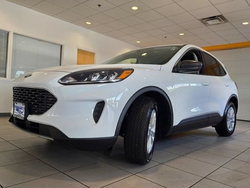 Used 2022 Ford Escape SE FWD image 4