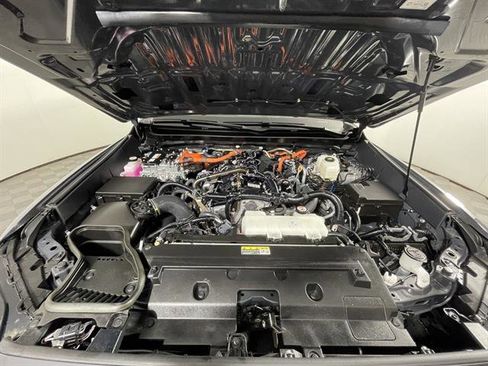 Certified 2025 Toyota Tacoma TRD Sport image 21