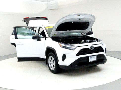 Used 2023 Toyota RAV4 LE image 9