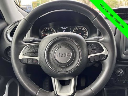 Used 2018 Jeep Renegade Latitude FWD image 25