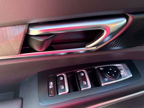 Used 2024 Kia Telluride EX w/ EX Captain's Chair Package image 24