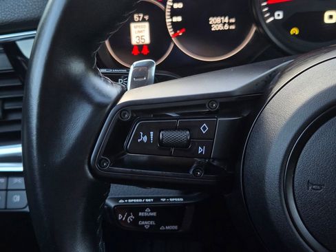 Used 2022 Porsche Panamera Platinum Edition image 36